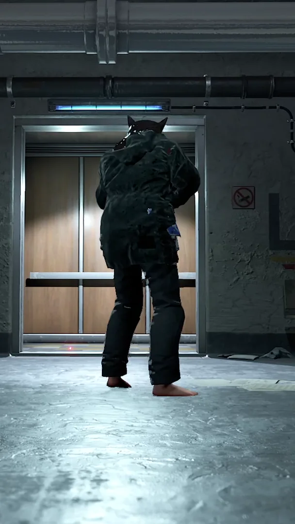 Rust: a player in a fur headdress walks to the lift at Level 2